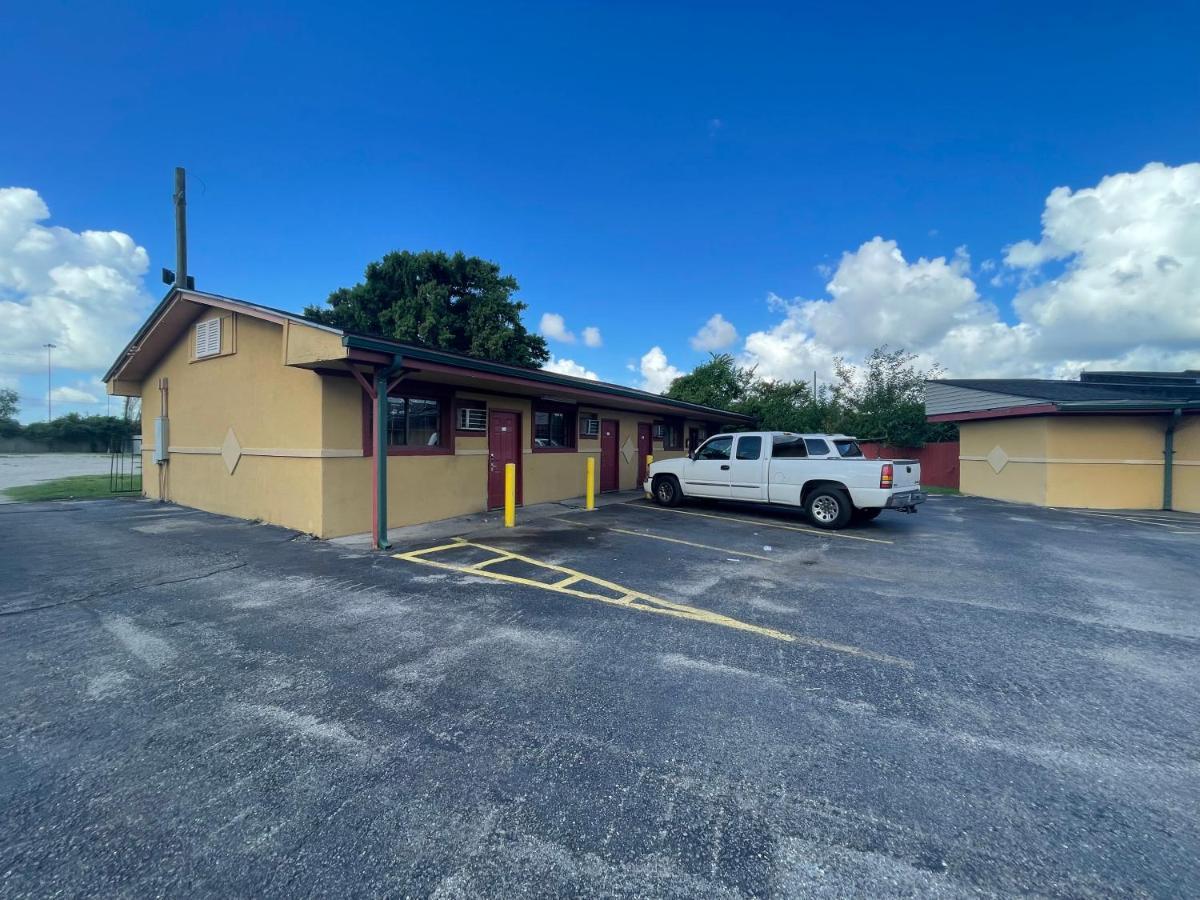 Royal Palms Motel & Rv Park ニューオーリンズ エクステリア 写真